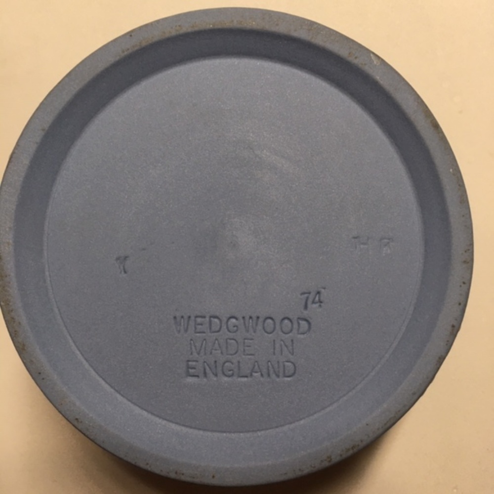 Wedgewood Trinket Box (Blue & White) - Picture 7 of 8